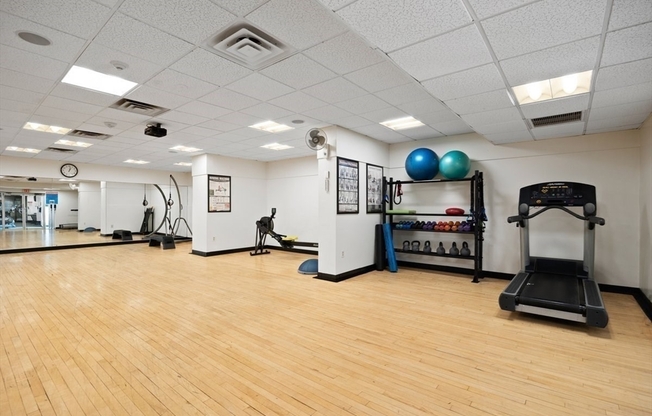 1 bed, 1 bath, 870 sqft, $3,000, Unit 608