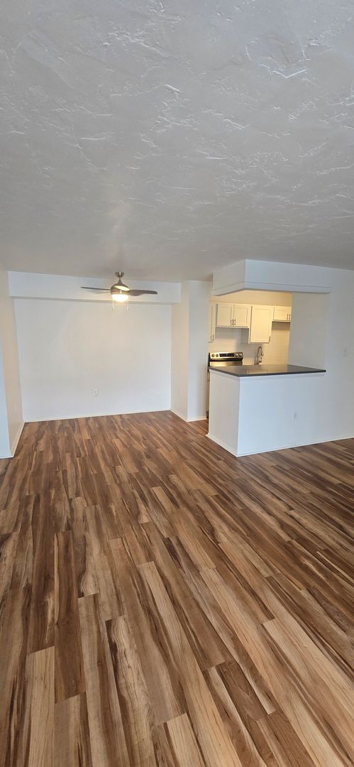 2 beds, 1.5 baths, 1,145 sqft, $1,300, Unit 55-9B6