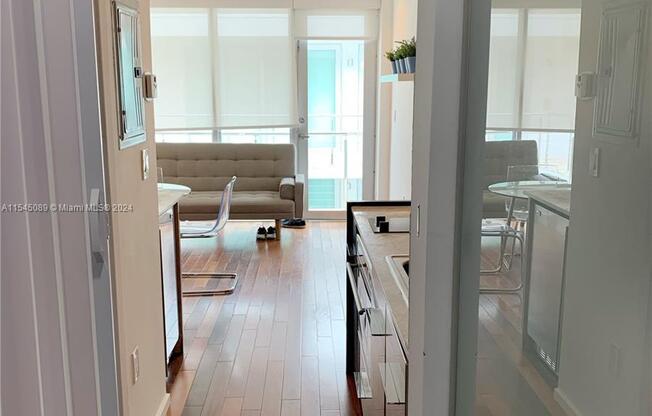 1601 West Ave