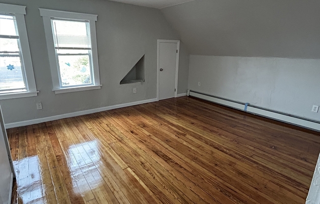 27 WARREN AVE