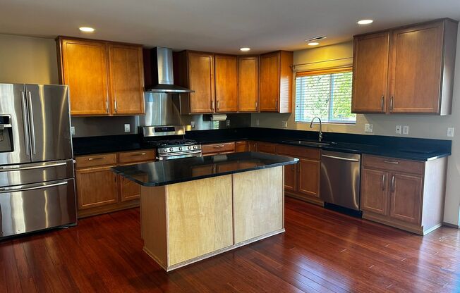 3bd/2.5ba Renton House