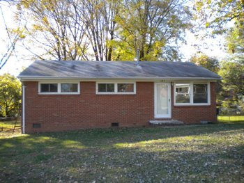 3 BR House w/ Hardwood Floors, Deck