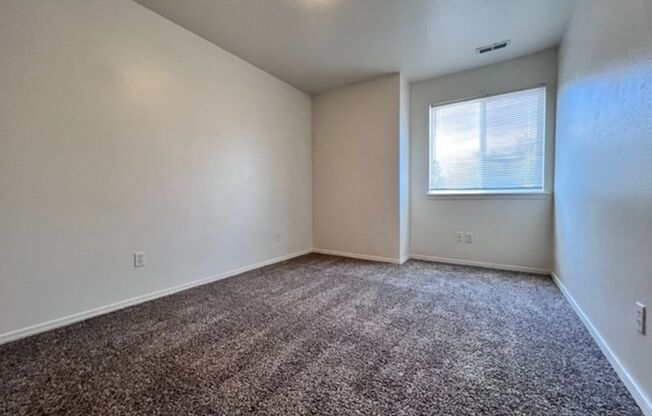 3 beds, 1.5 baths, 1,125 sqft, $1,450, Unit 929-102