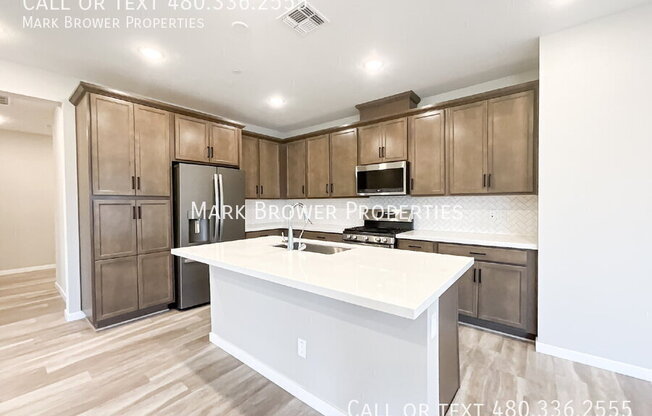 761 E FURNESS DR