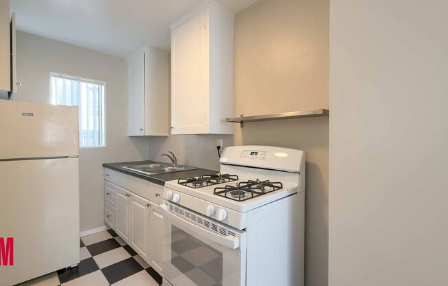 1 bed, 1 bath, $1,950, Unit 1919