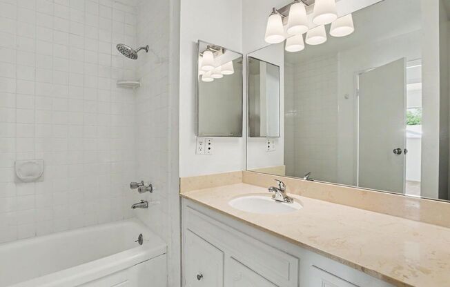 3 beds, 2.5 baths, $7,500