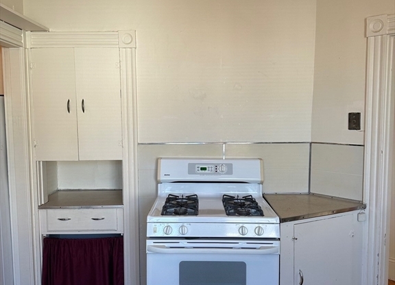 2 beds, 1 bath, 1,000 sqft, $2,300, Unit 2