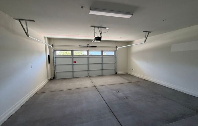 3 beds, 2.5 baths, $2,195, Unit # 22