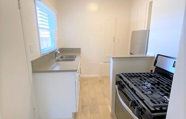 Studio, 1 bath, $1,400