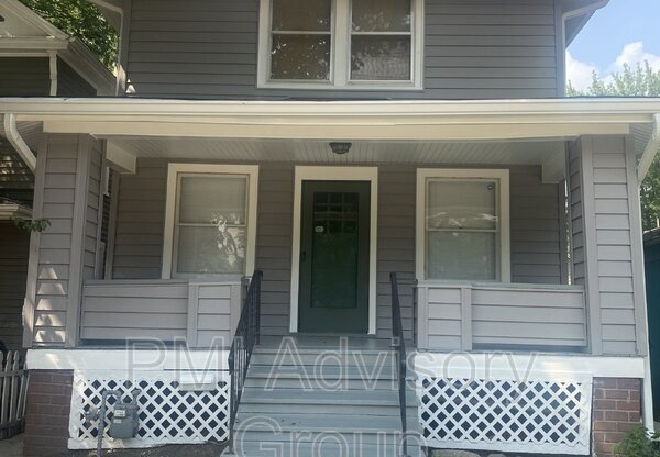 908 SW 12 ST