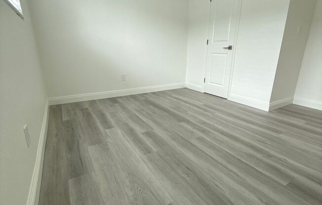2 beds, 1 bath, 850 sqft, $2,325, Unit 9155-10