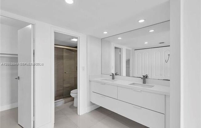 2 beds, 2 baths, 1,357 sqft, $4,000, Unit 100 Bayview Dr # 508