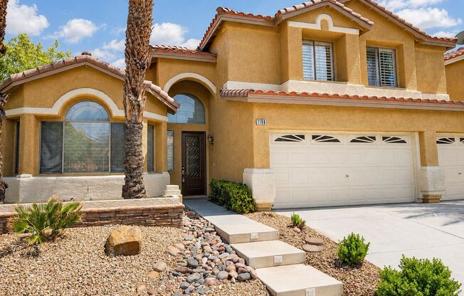 Heart of Summerlin 5 Bedroom with a Sparkling Pool
