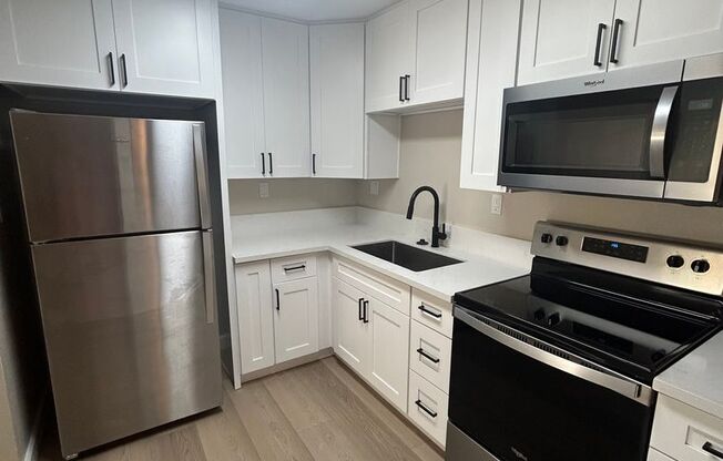 Beautiful Remodeled 2 bedroom 1 bath