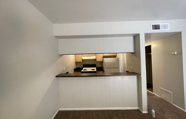 1 bed, 1 bath, 575 sqft, $944, Unit 303