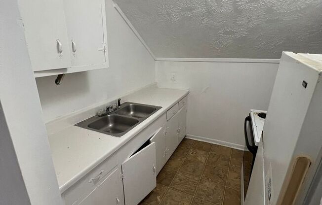 1 bed, 1 bath, 450 sqft, $495, Unit 5