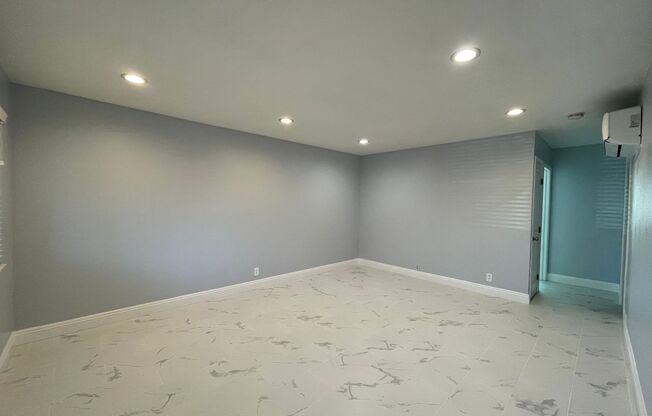 Completely Remodeled 1 Bedroom 1 Bath Campbell Apartment Just Steps from Whole Foods!