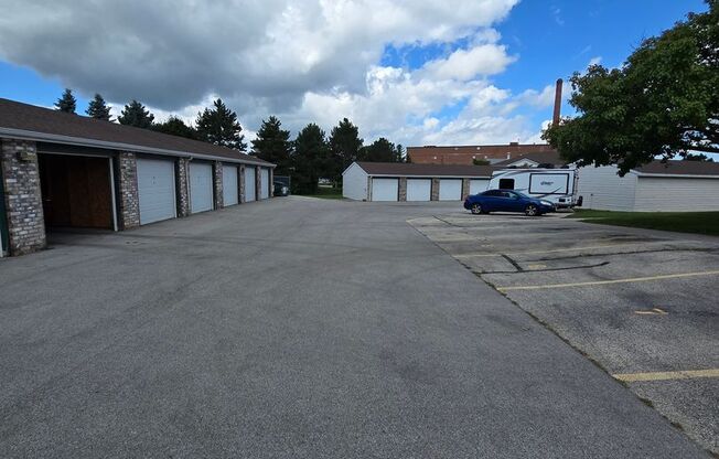 2 beds, 1 bath, 856 sqft, $1,269, Unit PL   7605