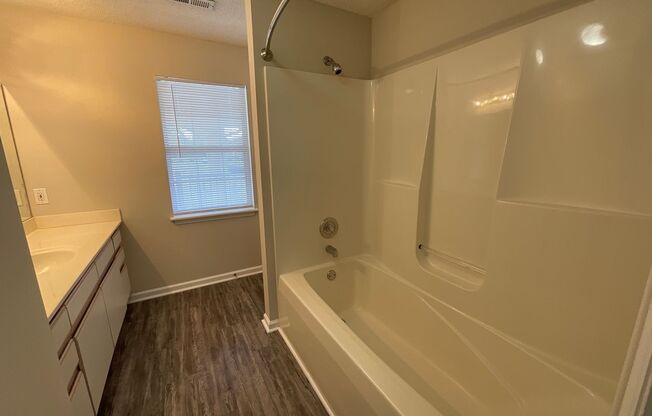 1 bed, 1 bath, 765 sqft, $1,075, Unit 2706-7