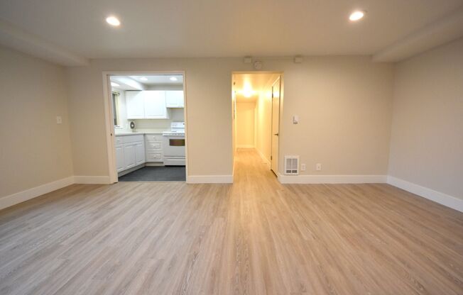 2 beds, 1 bath, $2,125, Unit A