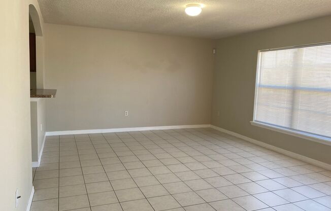 3 Bedroom, 1 bathroom Duplex Winter Haven