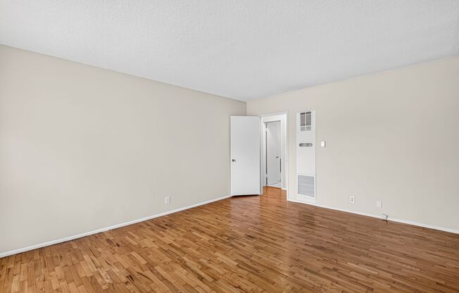 3888 Potomac Ave