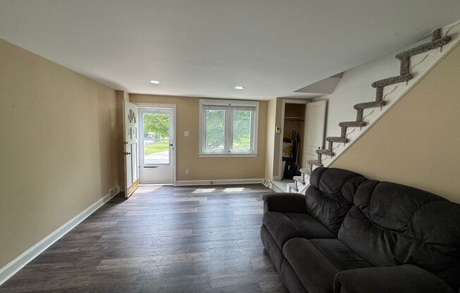 Newly Renovated 3-Bedroom Townhome in Drexel Hill! Available NOW!
