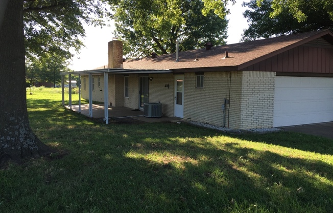 3 beds, 2 baths, $1,700