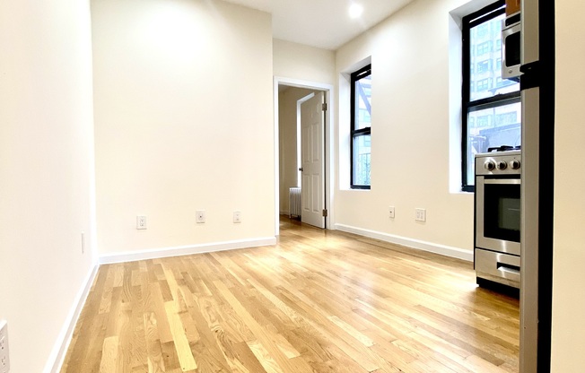 2 beds, 1 bath, $3,462, Unit 18