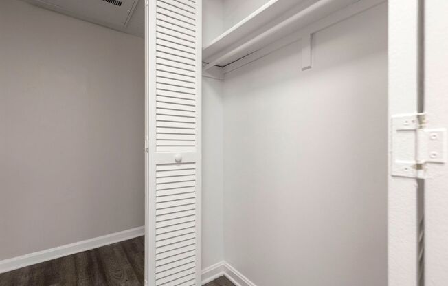 1 bed, 1 bath, $850, Unit 230