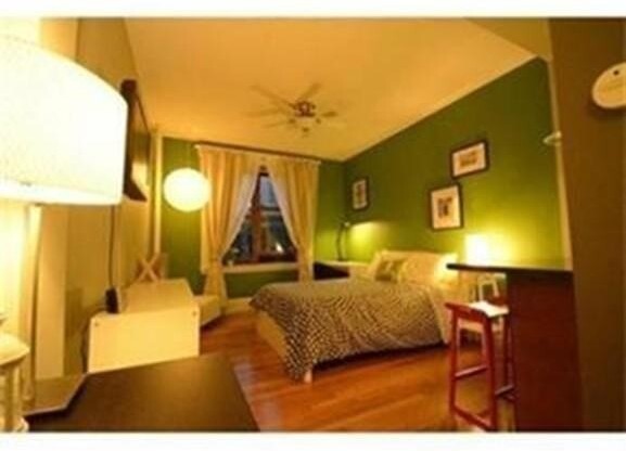Studio, 1 bath, 305 sqft, $2,450, Unit 404