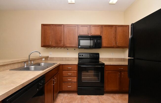 2933 SW 35th Place #124 - Woods Edge South