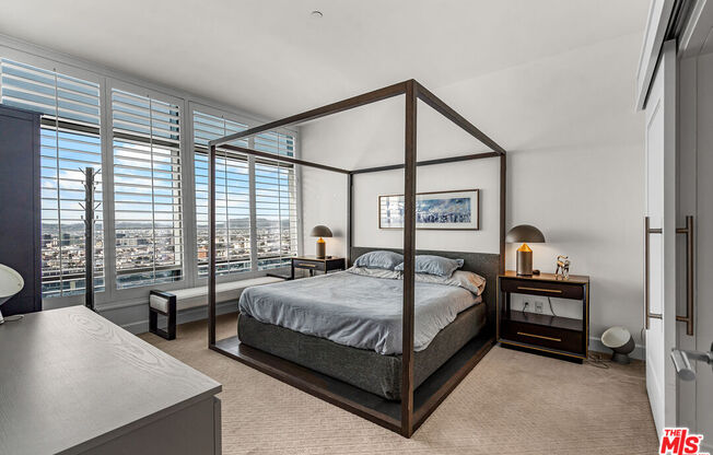 1 bed, 2 baths, 1,120 sqft, $6,000, Unit 36F