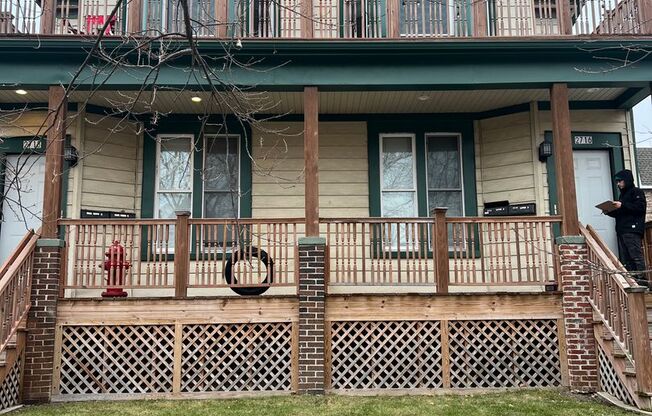 3 beds, 1 bath, 3 sqft, $1,495, Unit 2716 N Murray Ave Lower