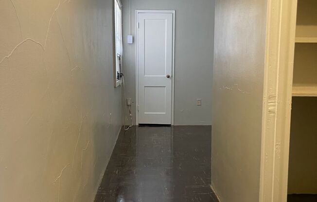1 bed, 1 bath, 365 sqft, $950, Unit 12A