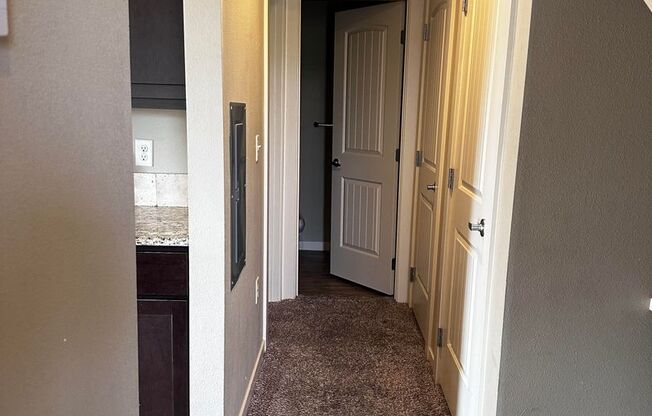 2 beds, 2 baths, 998 sqft, $1,499, Unit 101