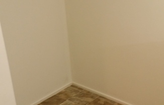 Studio, 1 bath, 525 sqft, $862, Unit 106