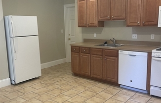 2 beds, 1 bath, 1,000 sqft, $2,600, Unit 43