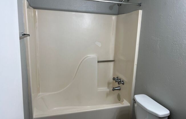 2 beds, 1 bath, 750 sqft, $996, Unit B-503B1