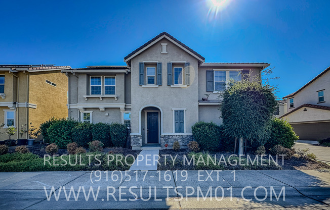 Beautiful Natomas 4 Bedroom Solar Home
