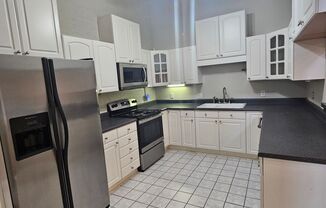 1 bed, 1 bath, 1,100 sqft, $1,950, Unit 601 Saint Joseph Street