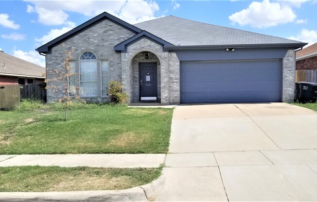 Spacious 4 Bedroom in Keller