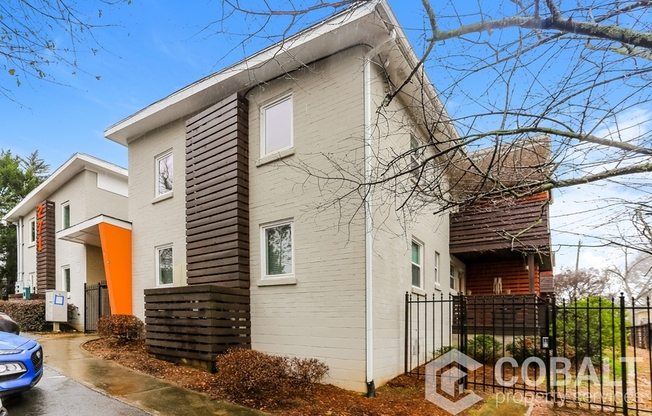 271 GLN IRIS DR NE