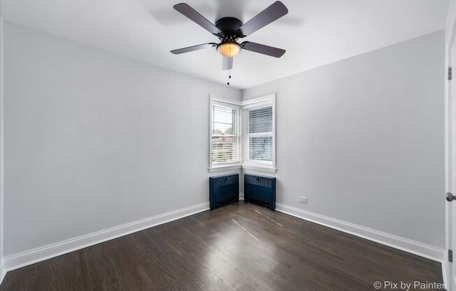 3 beds, 1 bath, 950 sqft, $2,125, Unit 2715-2