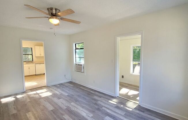 2 beds, 1 bath, $1,295