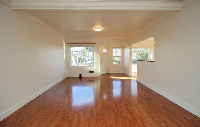 Rose City Park 3 Bed/2 Bath Updated 1907 Charmer – A Gardener’s Delight!