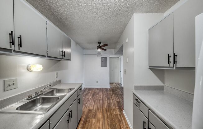 1 bed, 1 bath, 715 sqft, $1,000, Unit 6960-101