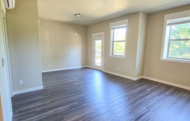 Studio, 1 bath, 596 sqft, $1,350, Unit 207