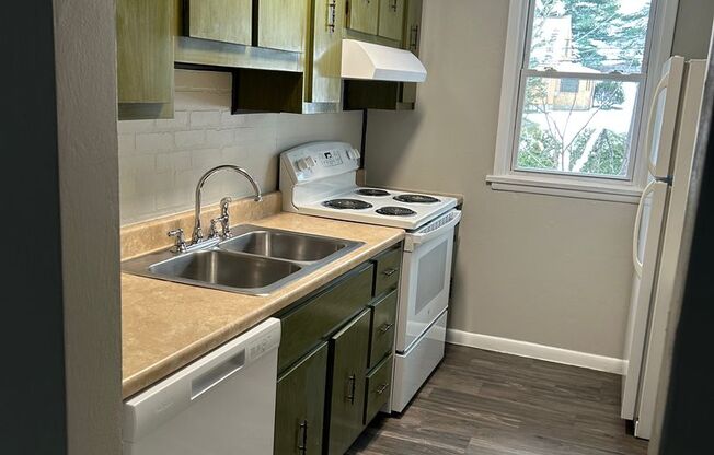 2 beds, 1 bath, 850 sqft, $1,040, Unit 2-H