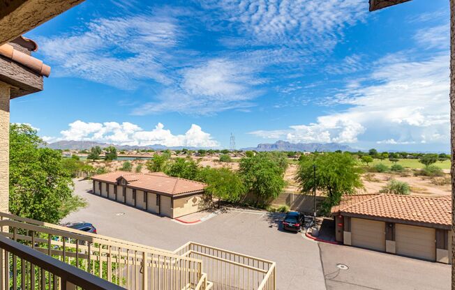 3 beds, 2 baths, $2,100, Unit # 3078